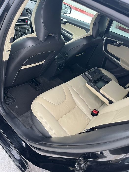 Volvo V60 / 2.0tdi 163cp / Motor de Volvo 5 cilindri  / full