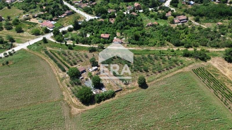 Ексклузивен, голям поземлен имот за продажба, с ток и вода, на 20 м от