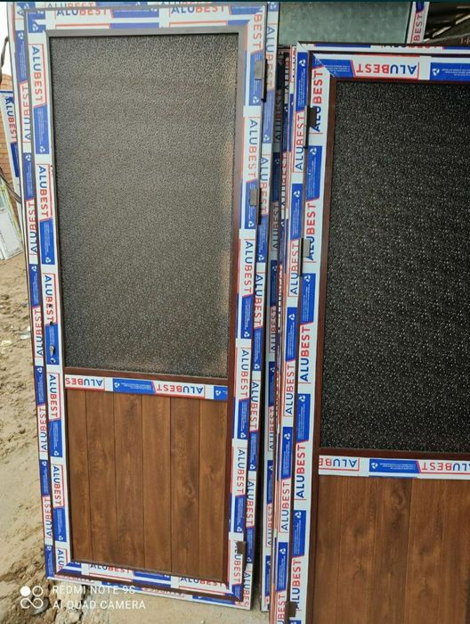 Двери Алиминивые Готовые  по 900 тысячи.