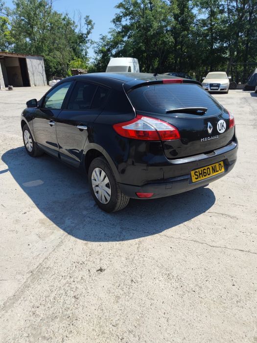Dezmembrez Renault Megane 3 1.6i 16v 2010