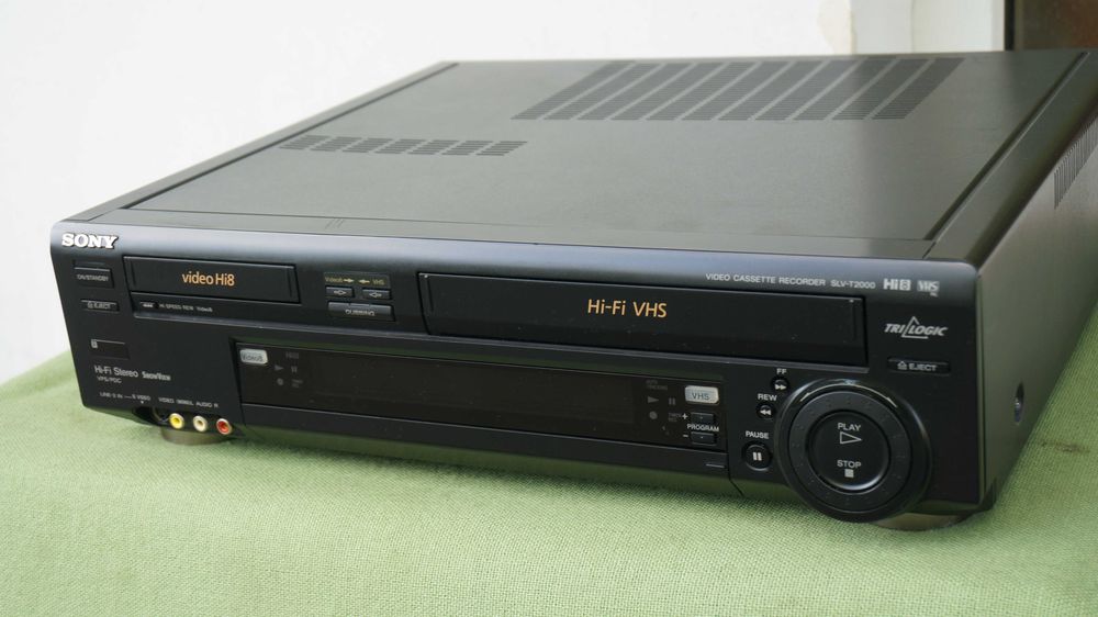Video recorder COMBO VHS Video Hi8 Sony SLV-T2000
