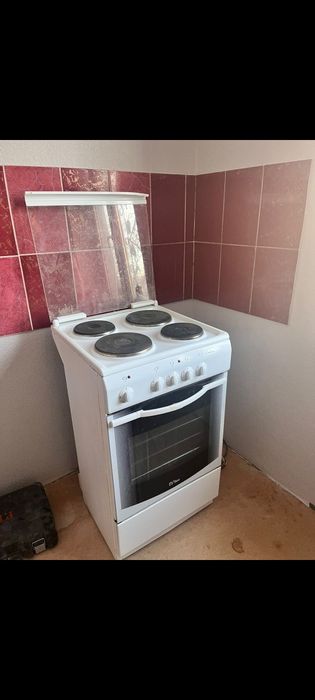 Продам электро плиту