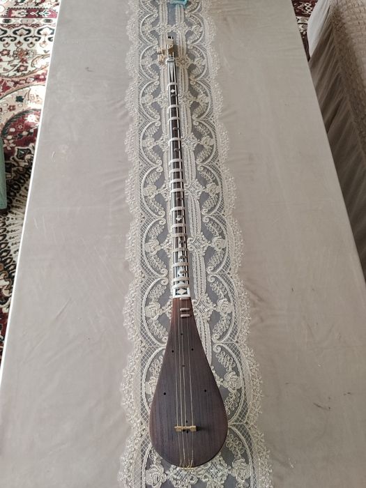 Tanbur sotiladi cheholi bor