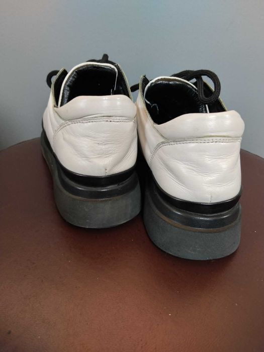 Pantofi de piele (marimea 36)