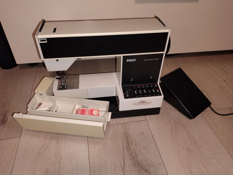 Mașina de cusut pfaff Tipmatic 1027