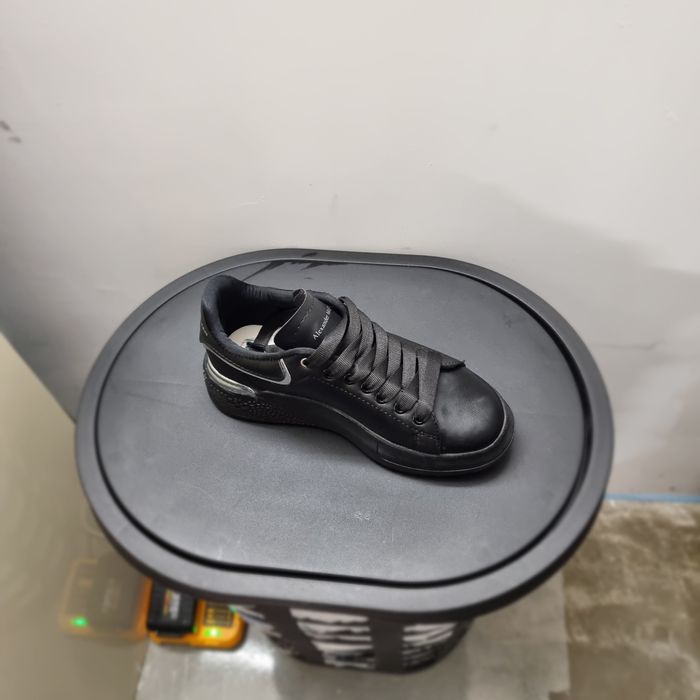 Alexander McQueen Oversized Sneakers – Black & Silver