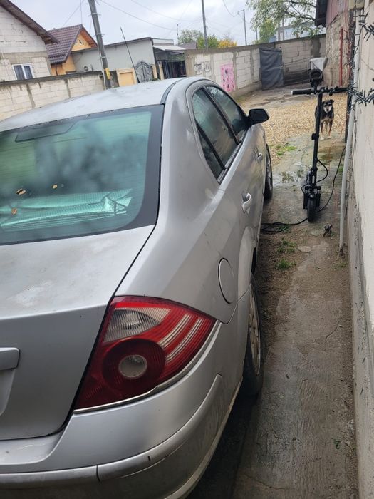 Vând ford mondeo