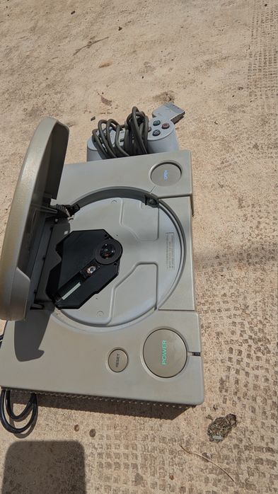 Consolă Sony PlayStation 1 (PS1) Originală – Model SCPH-1002 – Funcțională