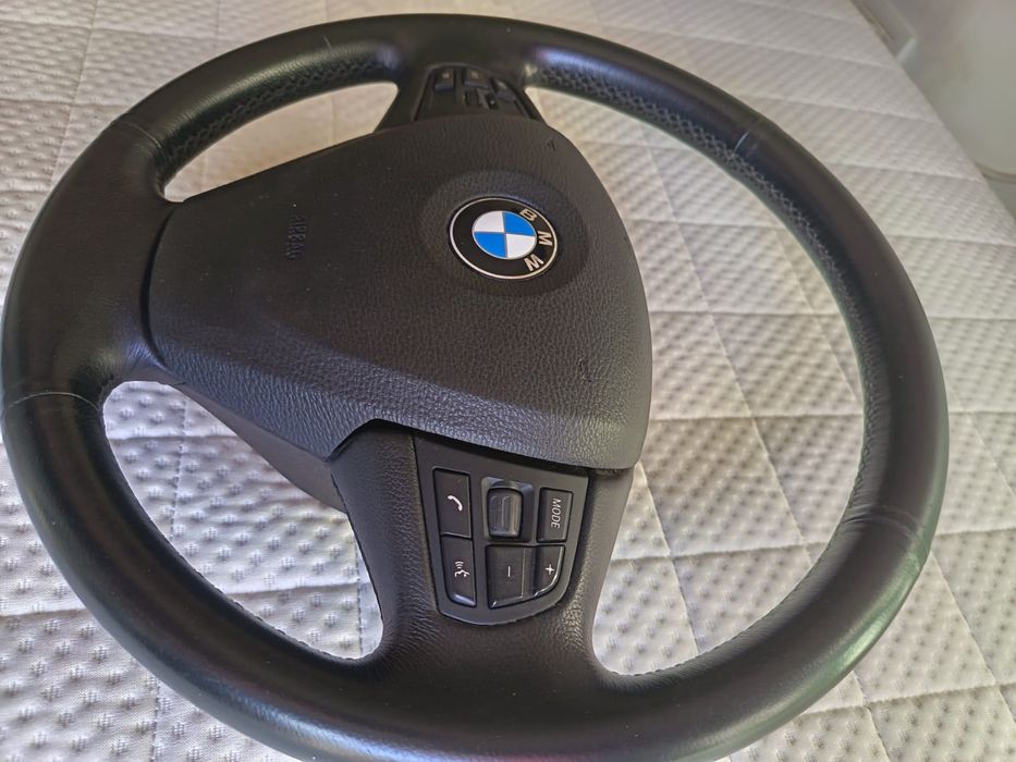 Volan BMW cu comenzi