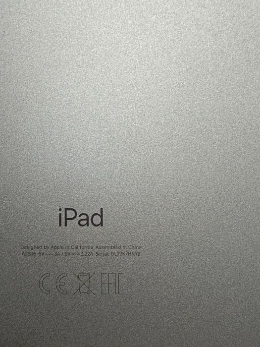 Vand ipad 10 pentru piese display spart placa e ok