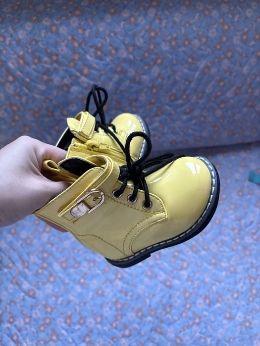 Продам обувь девочке