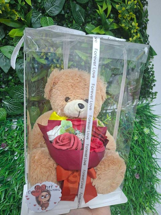 Подаръкфза 14ти Февруари изкуствени цветя от фоам