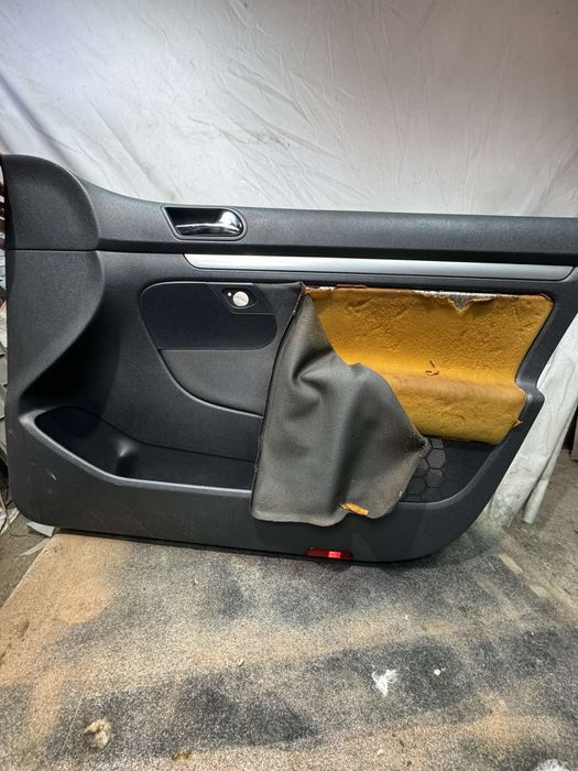 Претапициране на Авто-тавани/кори/колонки/подлакътници