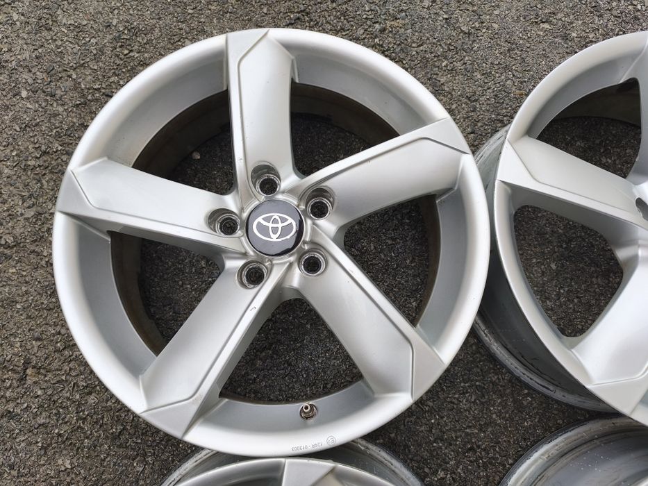Тойота/Toyota; 17 цола 5х114,3; 4бр. лети джанти