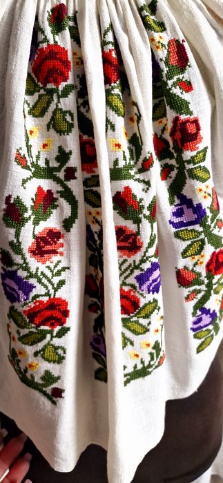 Ie autentic  pe pânză