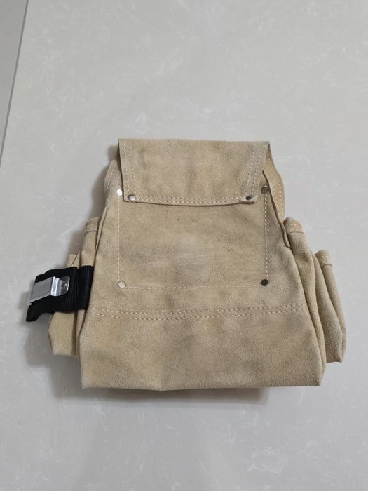 Borsă pentru dulgheri din piele,4 buzunare,prindere ruletă și ciocan