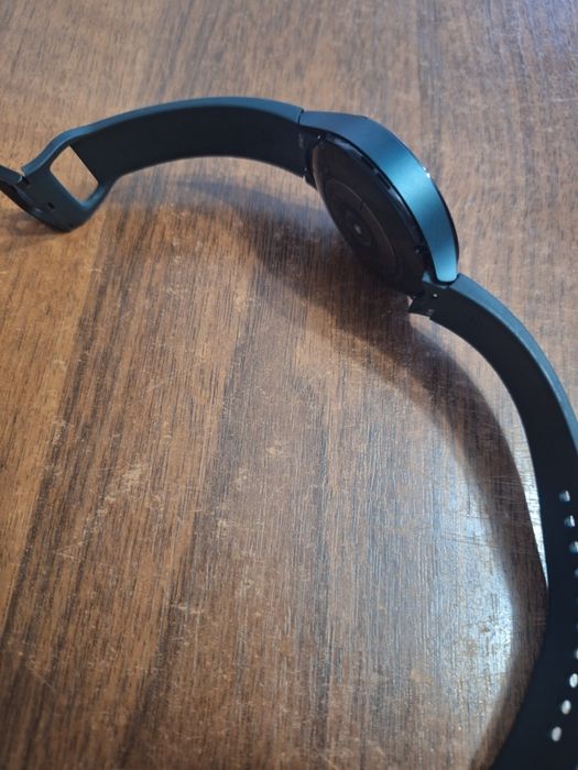 Samsung watch 4 в идеальном состоянии