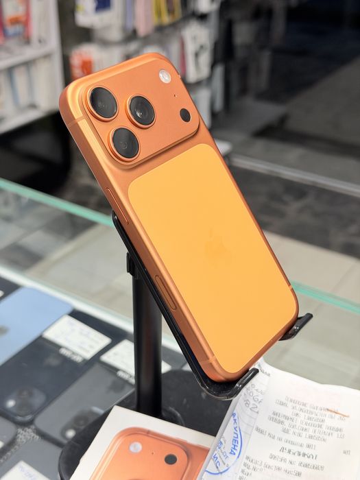 Apple iPhone 17 Pro 256GB Cosmic Orange