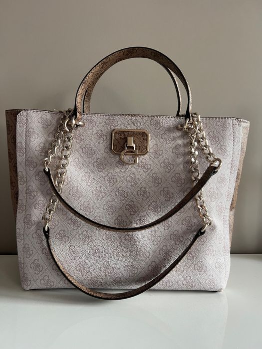Дамска чанта Guess