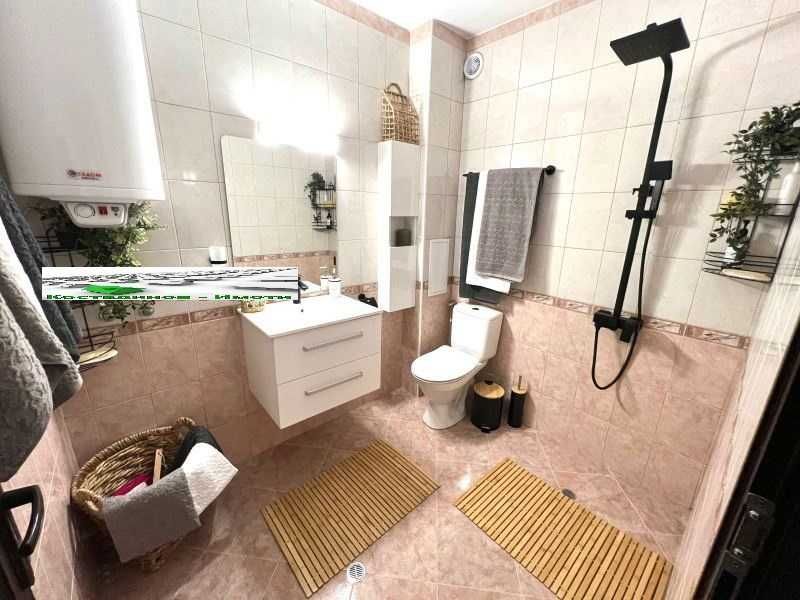 Продава се Тристаен апартамент в Пловдив, Кючук Париж - 95 кв.м за 2053 €/кв.м - Снимка #8