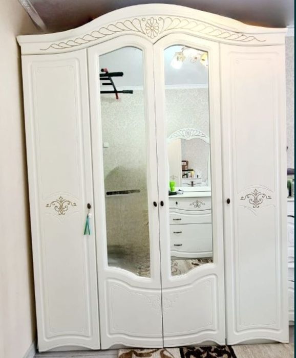 Спальный гарнитур