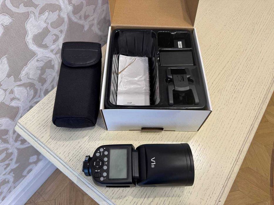 Вспышка Godox V1 Flash для Sony