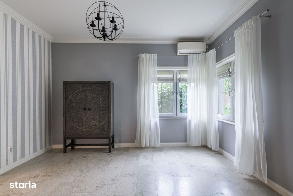 Apartament modern in vila, curte proprie, garaj, Centru — fotografia 3