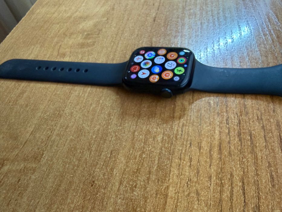 Apple Watch 8 45mm 100% батарея