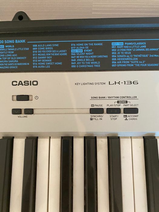 Продам синтезатор casio