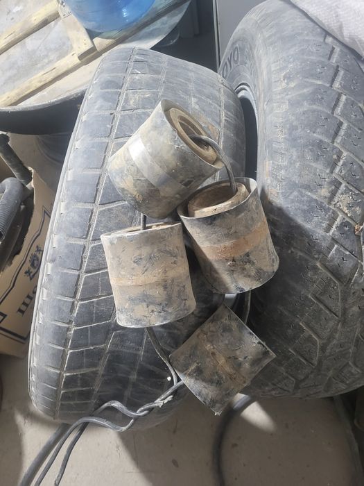 Поршень насоса диам 90