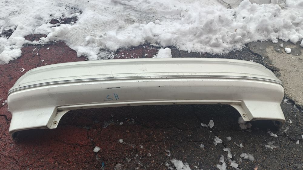 Продам задний бампер на Камри грацыя оригинал