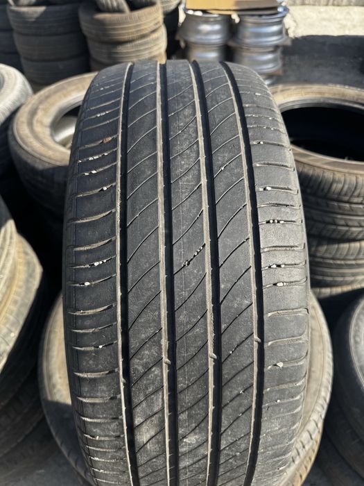 R18 Michelin 225/45/18.  2 dona