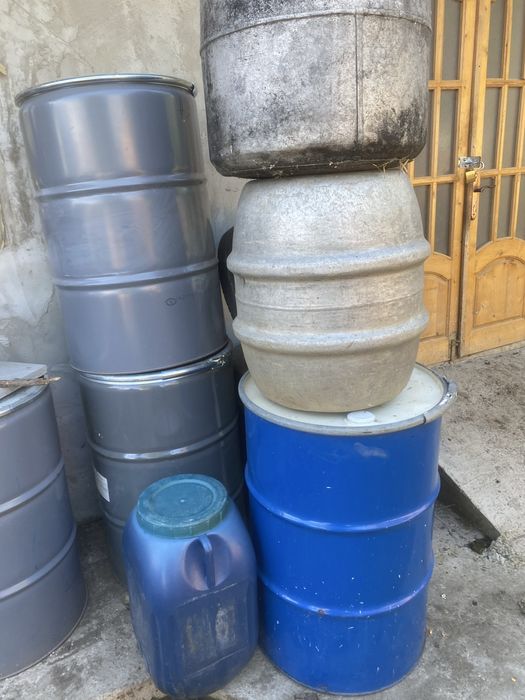 Vand butoaie din fier