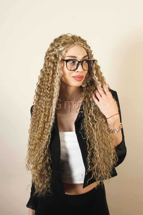 Дълга къдрава тъмноруса лейс фронт перука Жизел