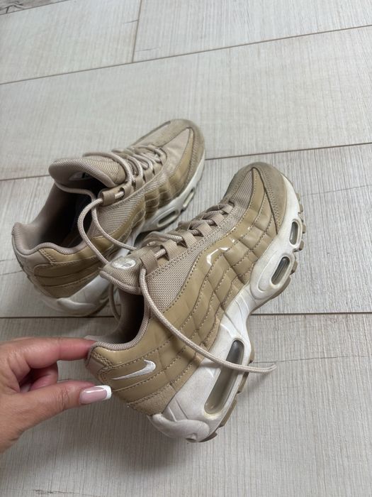 Air Nike marimea 36,5si marimea 39