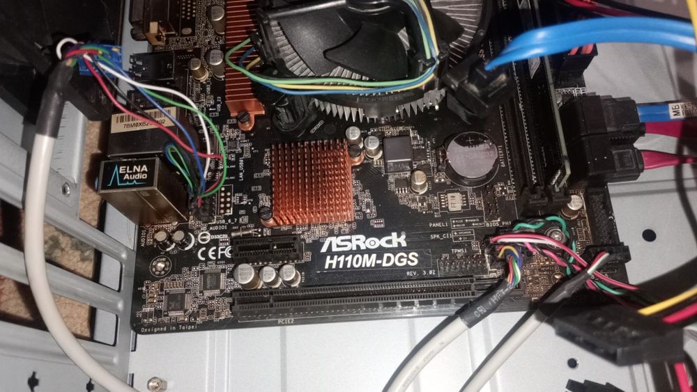 Calculator mid  placa video AMD 8 GB vram