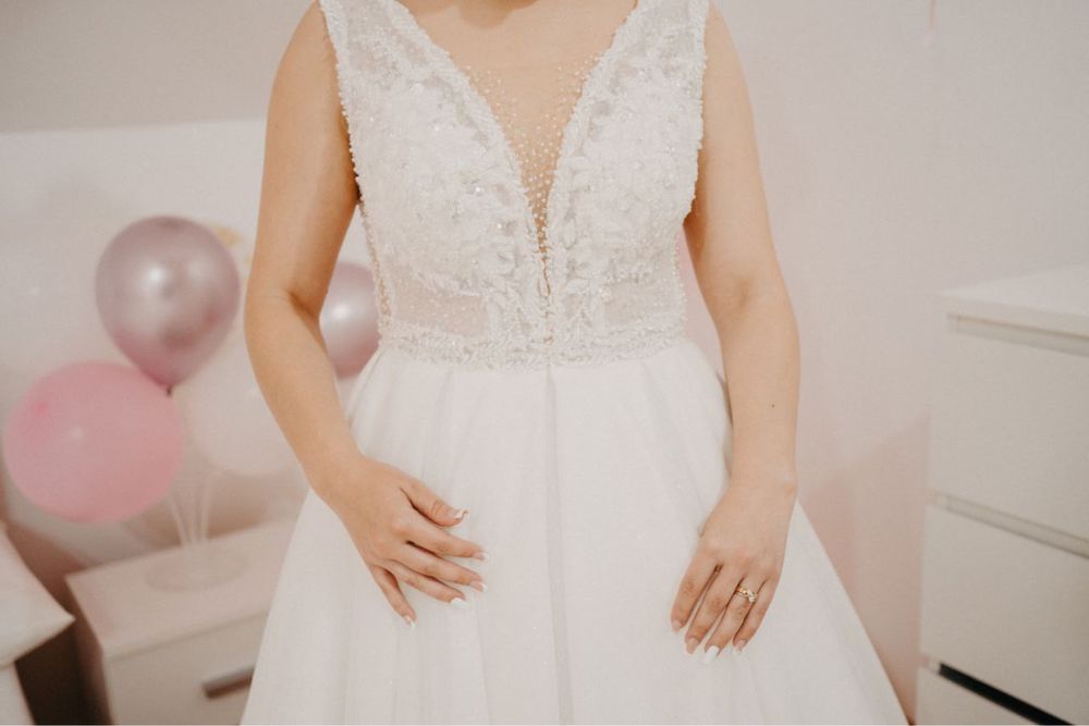 Vand rochie de mireasa marimea 44