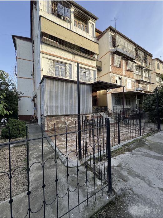 Manzil. Shayxontoxur tumani. Charxnovza 18 dom 30 kv. 1 etaj