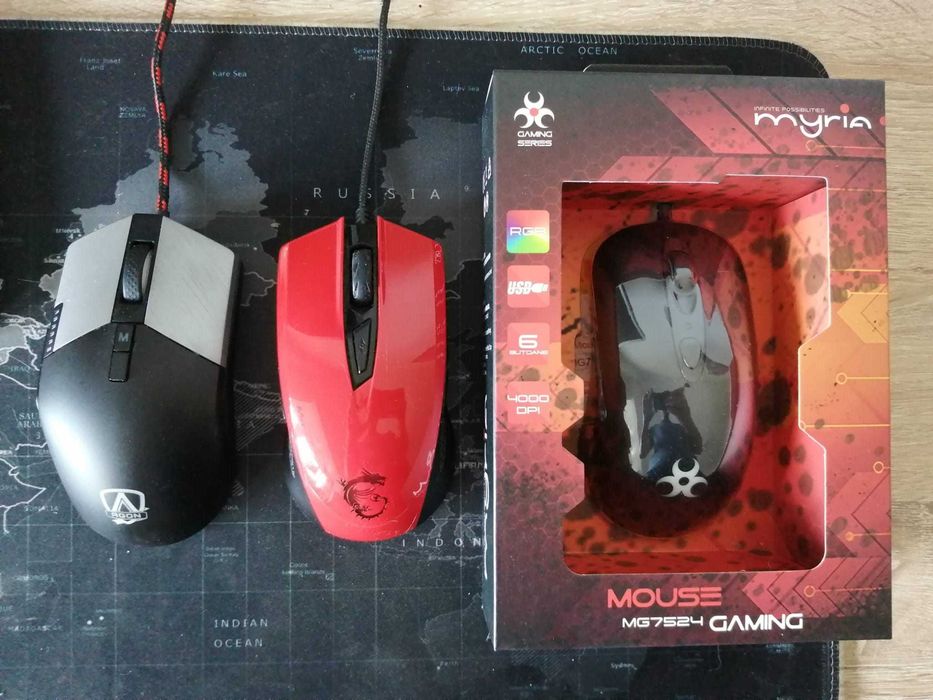 3 mousi gaming AOC AGM700 + Msi clutch GM40 + Myria MG7524