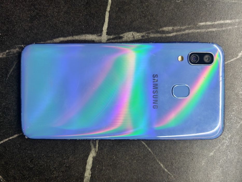 Samsung a40 liber retea