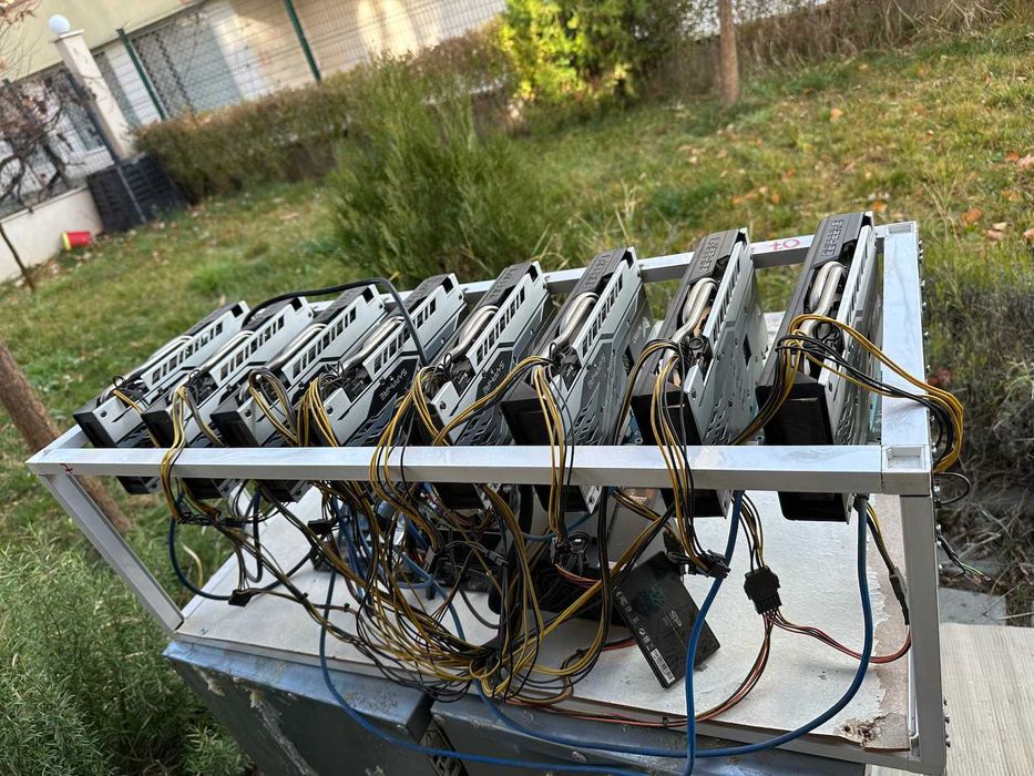 Mining RIG с 8 Карти GPU Sapphire RX570/580 4GB/8GB Карти