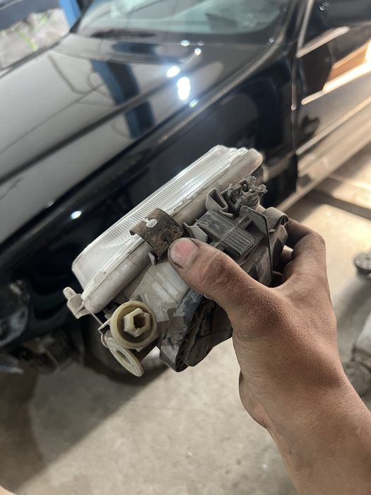 Продаю туманки на мерс 210 до рест