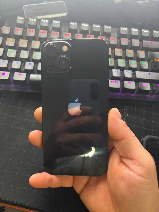 Iphone 13 256gb 81% baterie