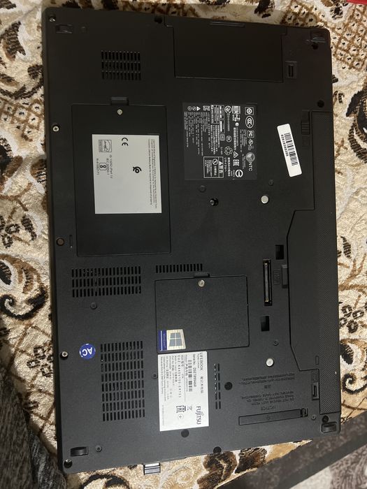 Здравейте продавам лаптоп FUJITSU в топ състояние без забелешки