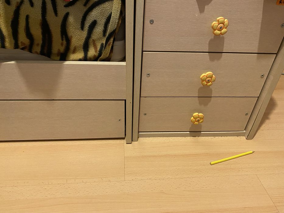 Продавам ново креватче 3 в 1 Bertoni с ново матраче