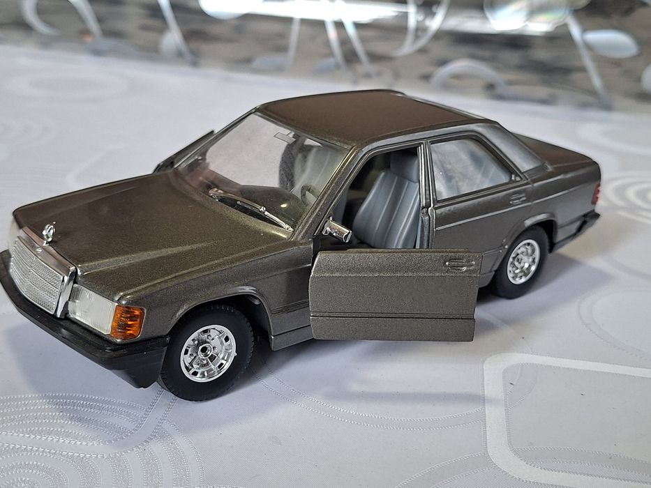 Колекционерски Мерцедес 190Е