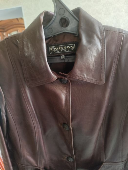 Кожаная женская куртка