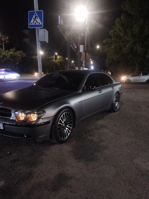 BMW 735 E65                .