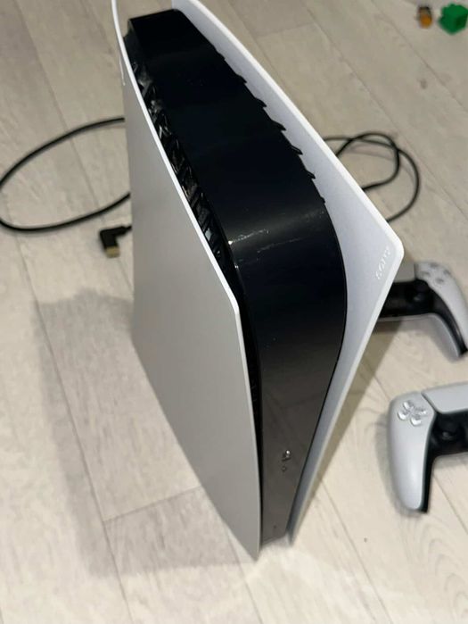Play station 5 идеальное состояние