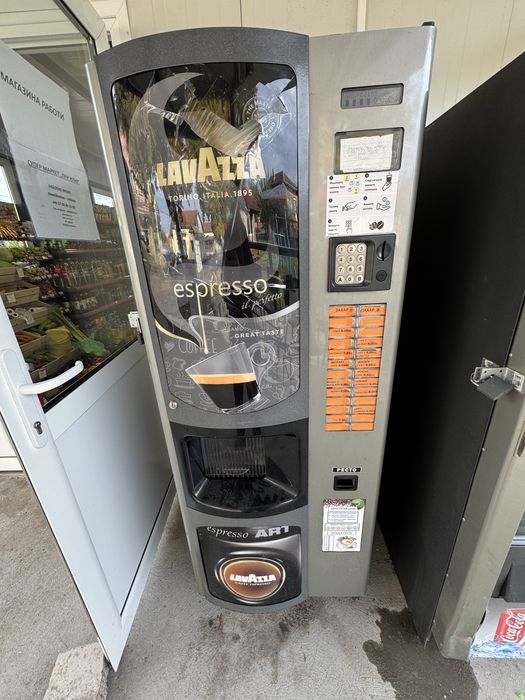 Вендинг машина Bianchi и автомат за безалкохолни и снаксове